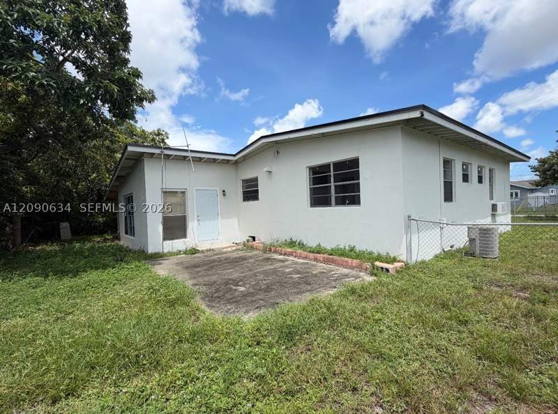 3 bedroom SingleFamilyResidence at 16810 NW 7th Ave Rd, Cravero Cloverleaf Estate, Miami Gardens — photo 2