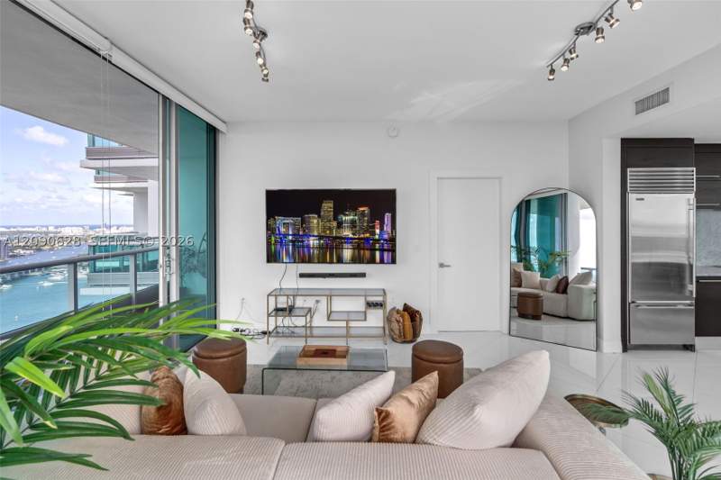 2 bedroom Condominium at 900 Biscayne Blvd 4412, 900 Biscayne Bay Condo, Miami — photo 3