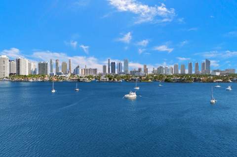 17111 Biscayne Blvd 2210, North Miami Beach FL - photo 10 of 32