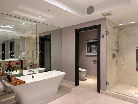 17111 Biscayne Blvd 2210, North Miami Beach FL - photo 14 of 32