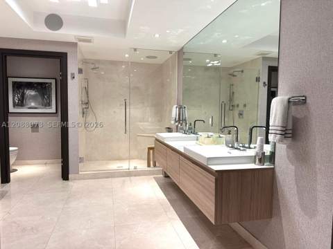 17111 Biscayne Blvd 2210, North Miami Beach FL - photo 15 of 32