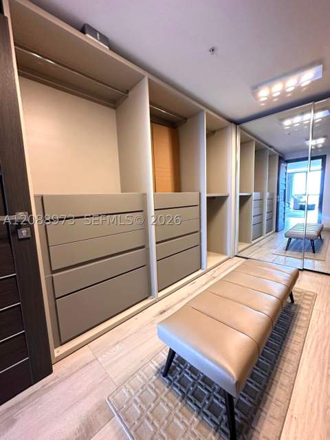 17111 Biscayne Blvd 2210, North Miami Beach FL - photo 17 of 32