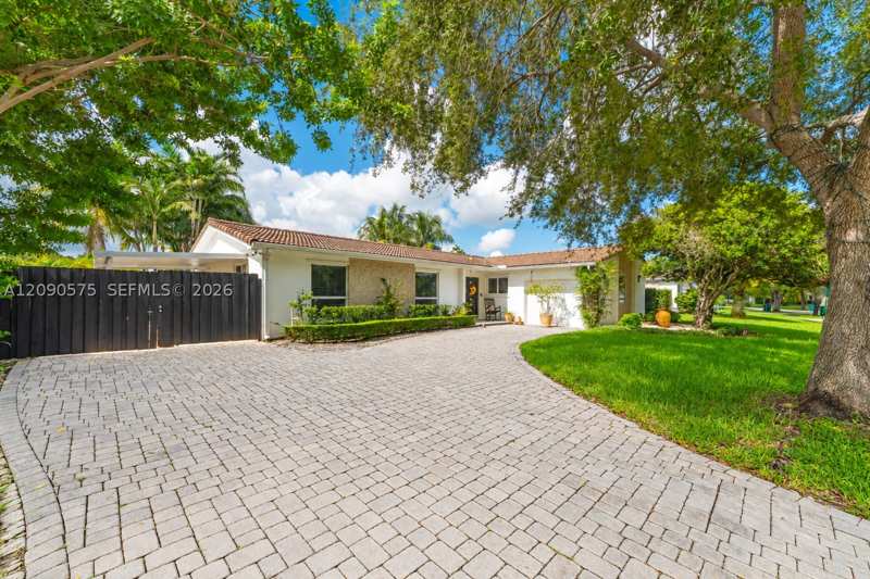 4 bedroom SingleFamilyResidence at 10420 SW 99th St, Kendale Sec 2, Miami — photo 1
