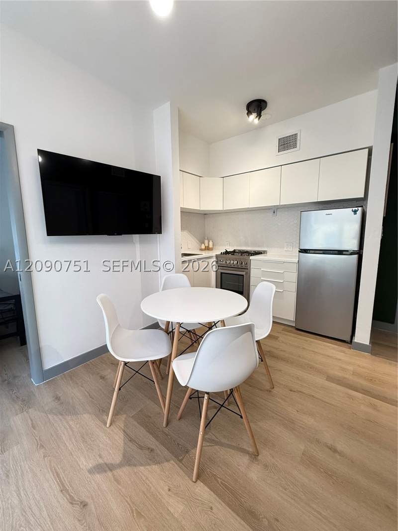 2 bedroom Condominium at 1320 Drexel Ave 302, Windsor Plaza Condo, Miami Beach — photo 3