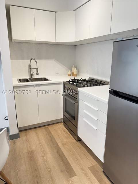1320 Drexel Ave 302, Miami Beach FL - photo 6 of 19