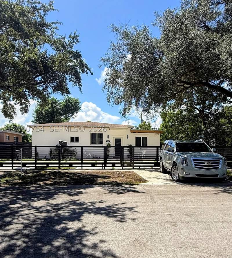 3 bedroom SingleFamilyResidence at 1560 NW 124th St, Gregory Heights, North Miami — photo 2