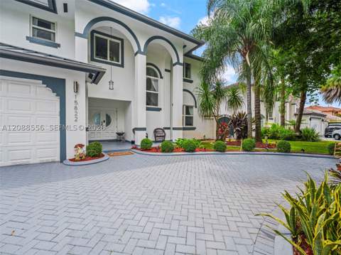 15822 SW 103rd Ln, Miami FL - photo 22 of 60