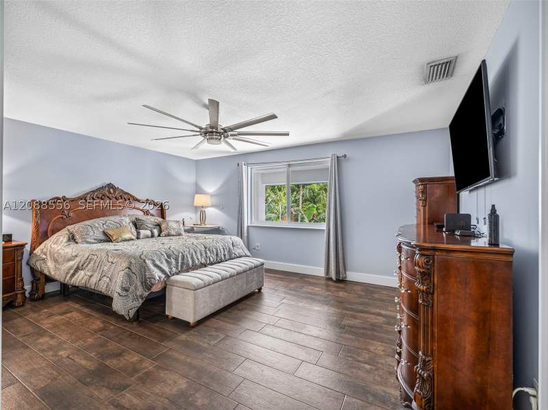 4 bedroom SingleFamilyResidence at 15822 SW 103rd Ln, Garden Hills Sub, Miami — photo 5