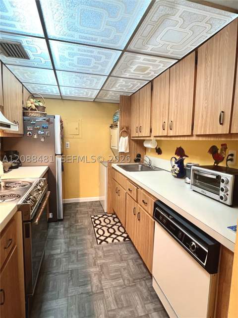 9304 SW 77th Ave C3, Miami FL - photo 14 of 26