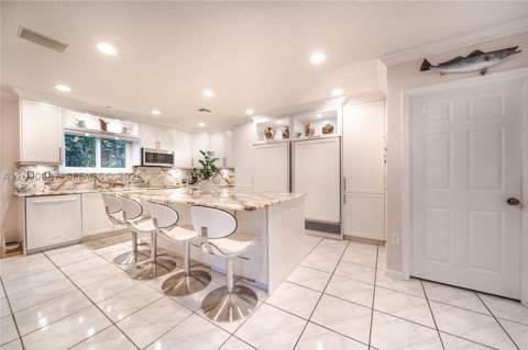 15935 NW 82nd Ct, Miami Lakes FL - photo 18 of 75