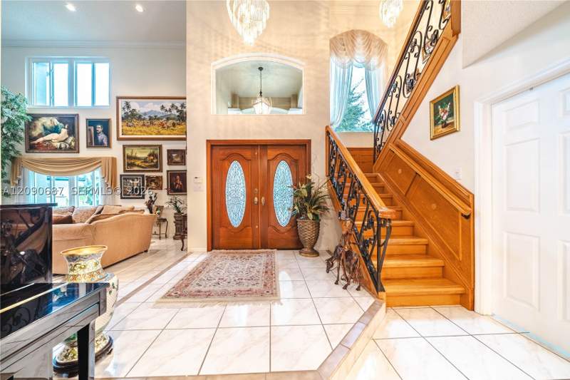 5 bedroom SingleFamilyResidence at 15935 NW 82nd Ct, Graham West, Miami Lakes — photo 4