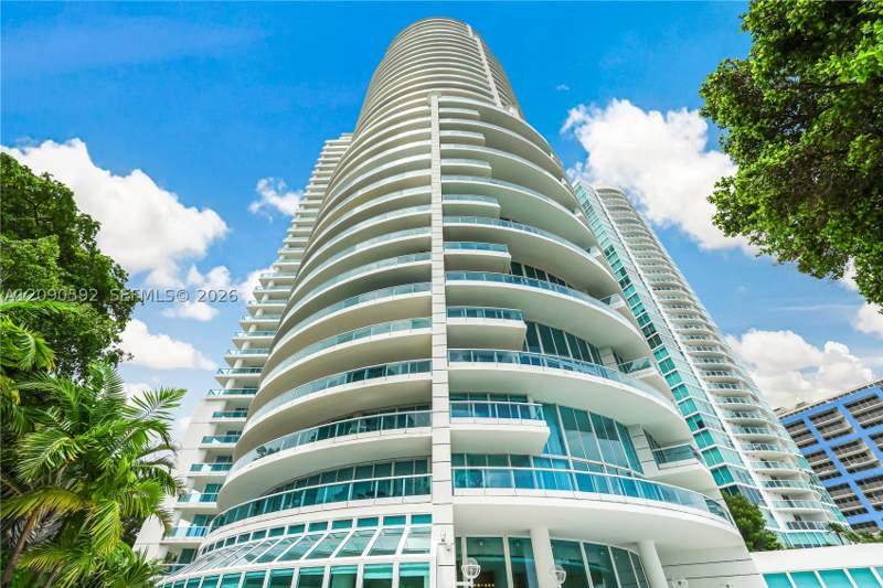 1 bedroom Condominium at 2127 SE Brickell Ave 1406, Bristol Tower Condo, Miami — photo 2