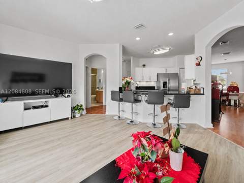 8739 NW 109th Ct, Doral FL - photo 8 of 30
