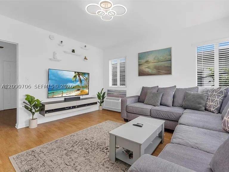 1 bedroom Condominium at 1027 Euclid Ave 12, Vila Mara Condo, Miami Beach — photo 2