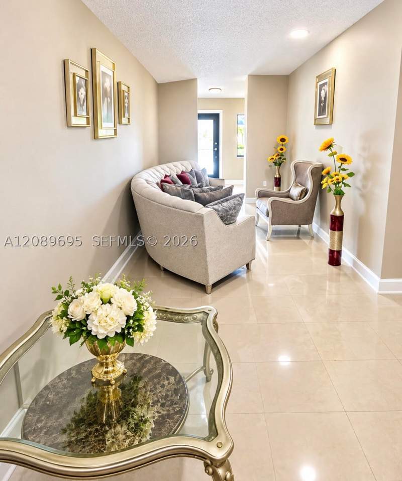 4 bedroom SingleFamilyResidence at 18155 SW 138th Pl, Fantasy One, Miami — photo 4