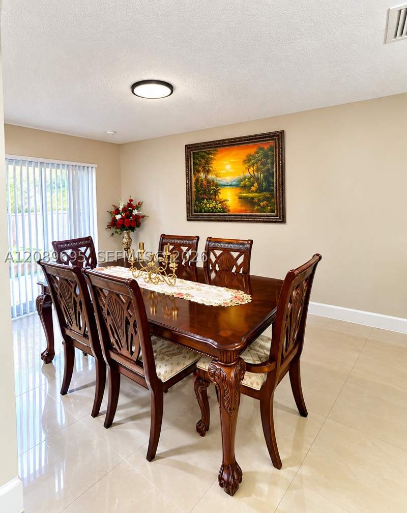 4 bedroom SingleFamilyResidence at 18155 SW 138th Pl, Fantasy One, Miami — photo 5