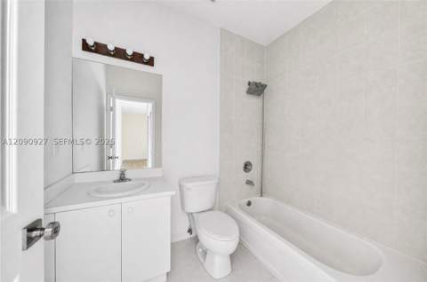 359 NE 27th Ter 204, Homestead FL - photo 13 of 20