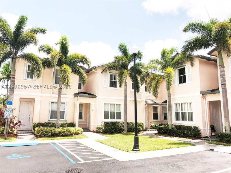 3 bedroom Townhouse at 2884 SE 2nd Dr 2, Fiji Condo No 2, Homestead — photo 1