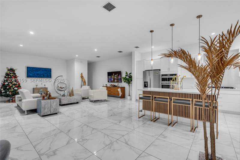 4 bedroom SingleFamilyResidence at 4363 NW 81st Ave, Canarias East, Doral — photo 2
