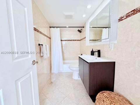 251 174th St 1712, Sunny Isles Beach FL - photo 11 of 27