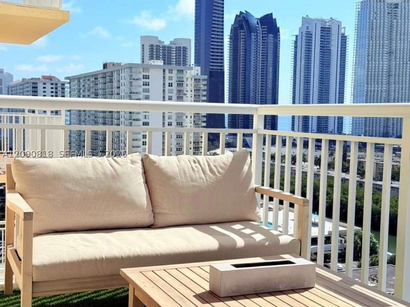 2 bedroom Condominium at 251 174th St 1712, Winston Towers 200, Sunny Isles Beach — photo 3