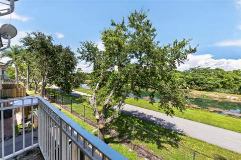 2665 NE 4th St 204, Homestead FL - photo 10 of 26