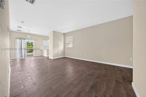 2665 NE 4th St 204, Homestead FL - photo 6 of 26