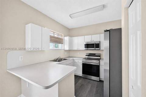 2665 NE 4th St 204, Homestead FL - photo 7 of 26