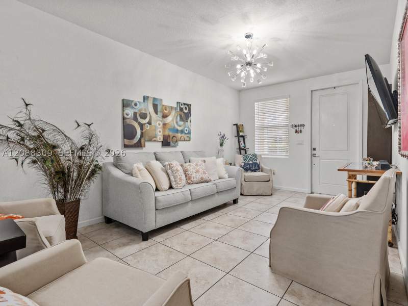 4 bedroom Townhouse at 1386 SE 23rd Ter, Keys Garden, Homestead — photo 5