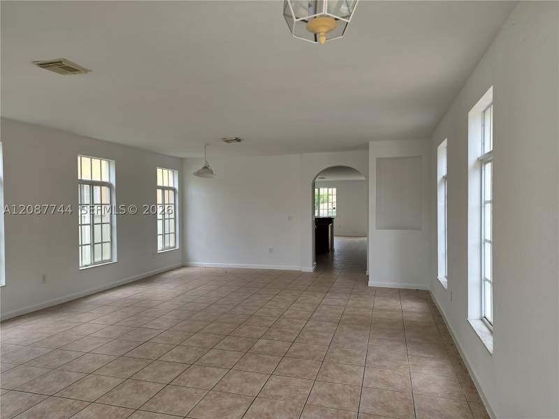6 bedroom SingleFamilyResidence at 14145 SW 278th St, Mandarin Lakes, Homestead — photo 2