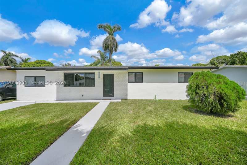 4 bedroom SingleFamilyResidence at 51 NW 161st St, Bisc Gardens Sec C, Miami — photo 1