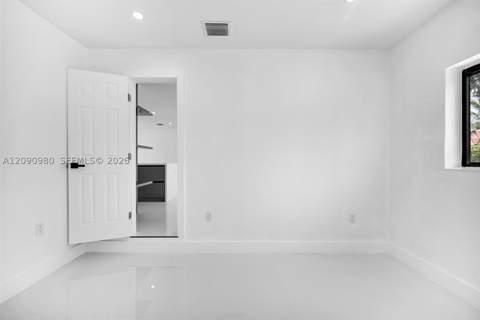 51 NW 161st St, Miami FL - photo 13 of 34