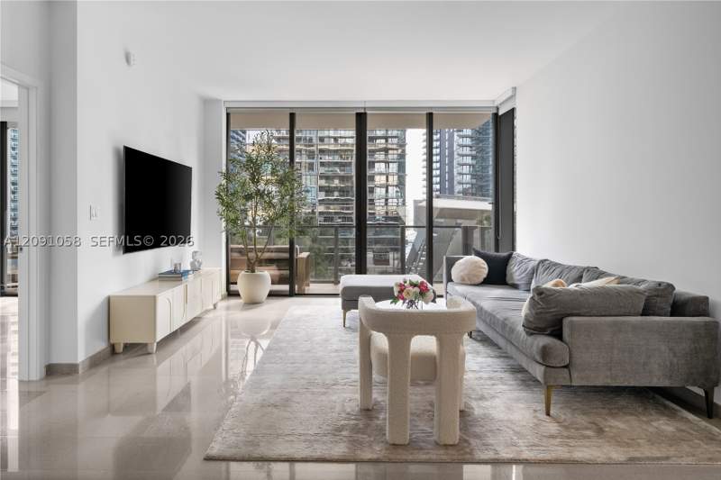 2 bedroom Condominium at 88 SW 7th St 809, Rise Condo, Miami — photo 3