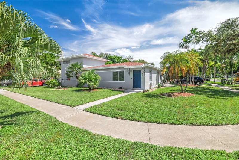 2 bedroom SingleFamilyResidence at 800 NE 144th St, Sunny Acres, North Miami — photo 2