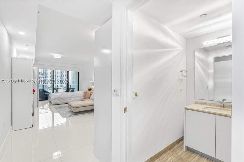 0 bedroom Condominium at 1010 Brickell Ave 1710, 1010 Brickell Condo, Miami — photo 5