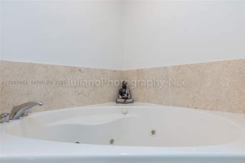 7910 Harbor Island Dr 507, North Bay Village FL - photo 24 of 38