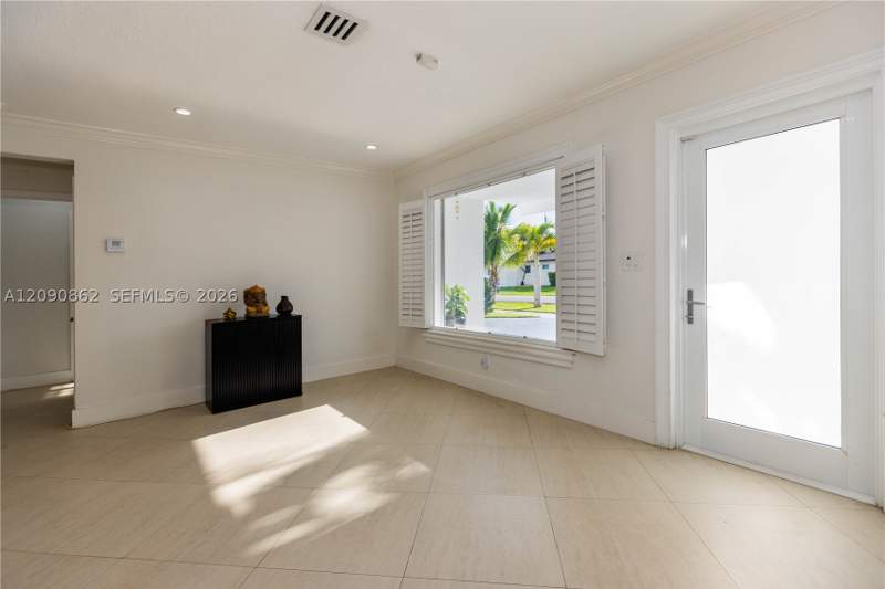 4 bedroom SingleFamilyResidence at 4301 SW 85th Ave, Tropical Highlands, Miami — photo 2