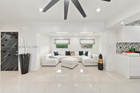 1055 NE 144th St, North Miami FL - photo 9 of 37