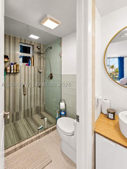 2457 Collins Ave 202, Miami Beach FL - photo 9 of 12