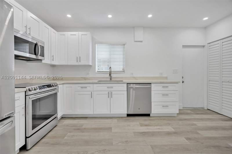 4 bedroom SingleFamilyResidence at 1401 NE 152nd St, Washington Park, North Miami Beach — photo 3