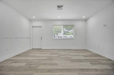 1401 NE 152nd St, North Miami Beach FL - photo 8 of 37