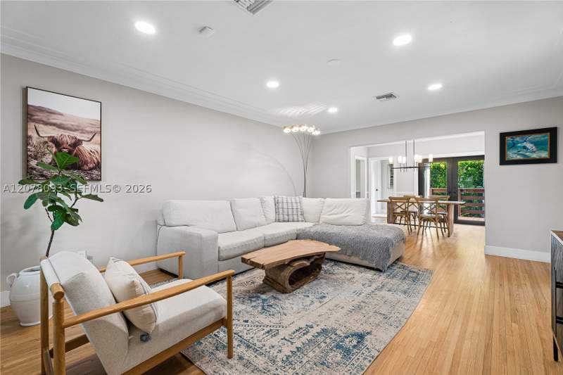 2 bedroom SingleFamilyResidence at 1541 Consolata Ave, Coral Gables Riv Sec 6, Coral Gables — photo 4