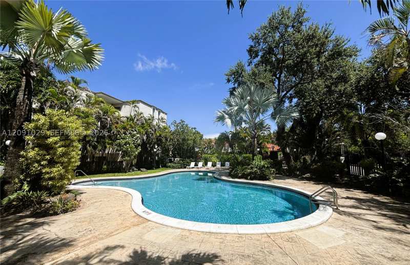 1 bedroom Condominium at 6900 N Kendall Dr A310, Dadeland Grove Condo, Pinecrest — photo 1