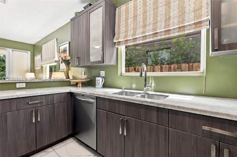 3139 Hibiscus St 3139, Miami FL - photo 15 of 66