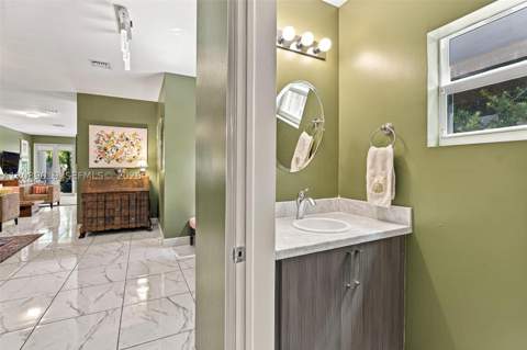 3139 Hibiscus St 3139, Miami FL - photo 22 of 66