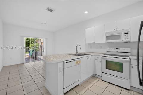 11233 SW 231st Ln, Miami FL - photo 6 of 33