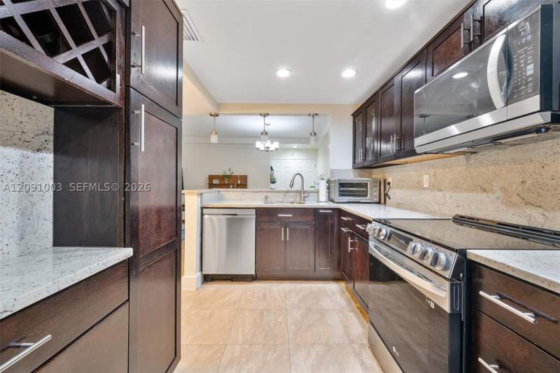 3 bedroom Condominium at 323 Navarre Ave 101, The Gallery Plaza Condo, Coral Gables — photo 5