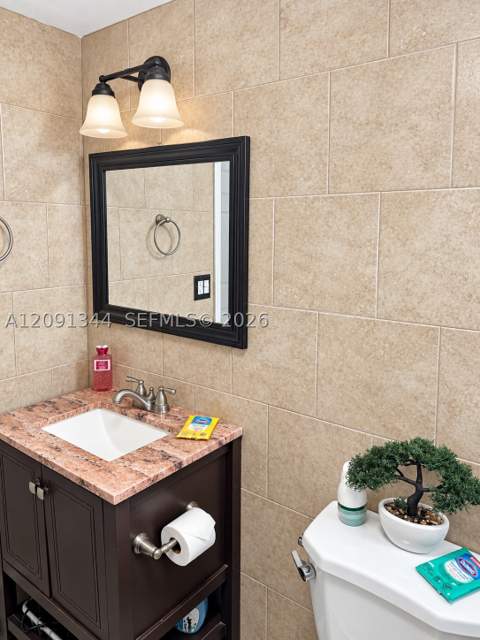4550 NW 9th St 901E, Miami FL - photo 13 of 28