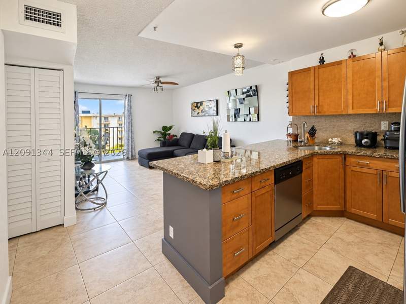 2 bedroom Condominium at 4550 NW 9th St 901E, Yolanda Villas Condo, Miami — photo 5