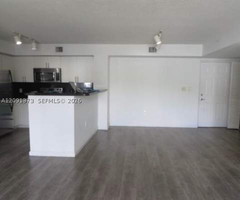4520 NW 107th Ave 105-10, Doral FL - photo 17 of 21